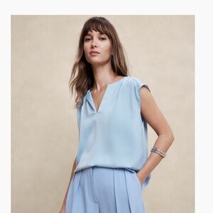 Banana Republic Crisp Water Cap Sleeve Blouse